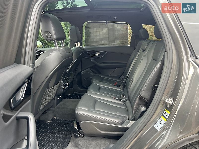 Позашляховик / Кросовер Audi Q7 2018 в Рівному
