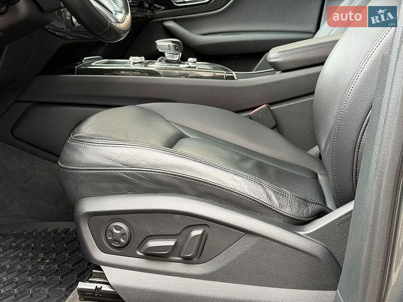 Позашляховик / Кросовер Audi Q7 2016 в Івано-Франківську