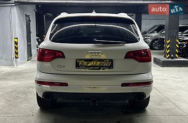 Позашляховик / Кросовер Audi Q7 2012 в Чернівцях