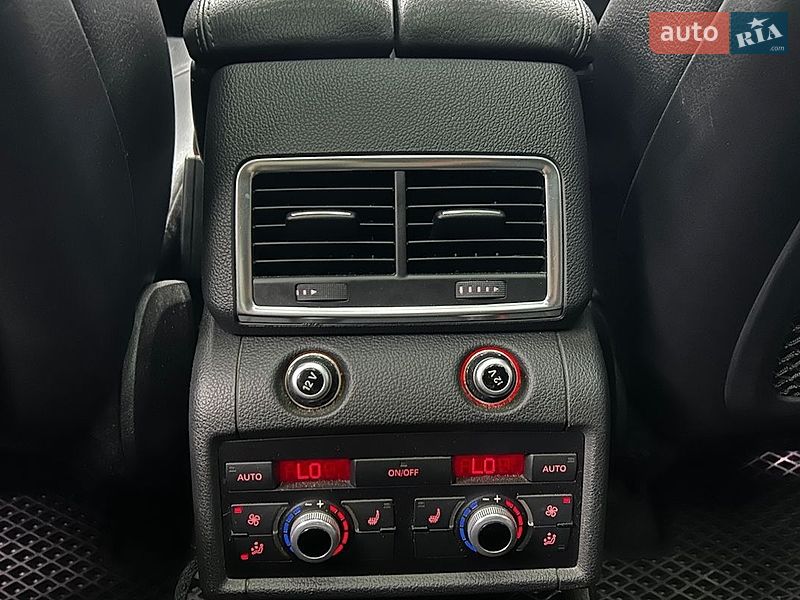Позашляховик / Кросовер Audi Q7 2012 в Чернівцях