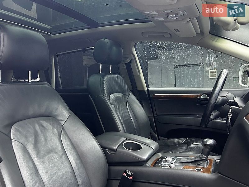 Внедорожник / Кроссовер Audi Q7 2012 в Черновцах