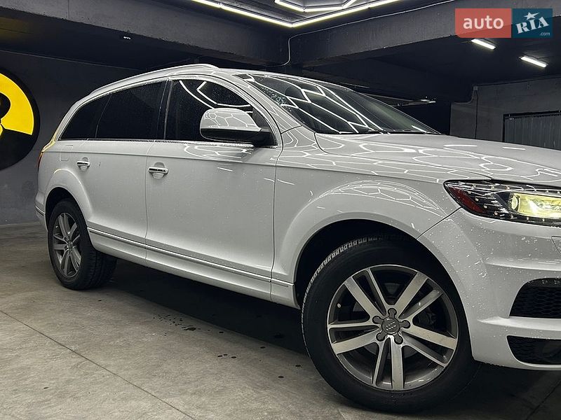 Позашляховик / Кросовер Audi Q7 2012 в Чернівцях
