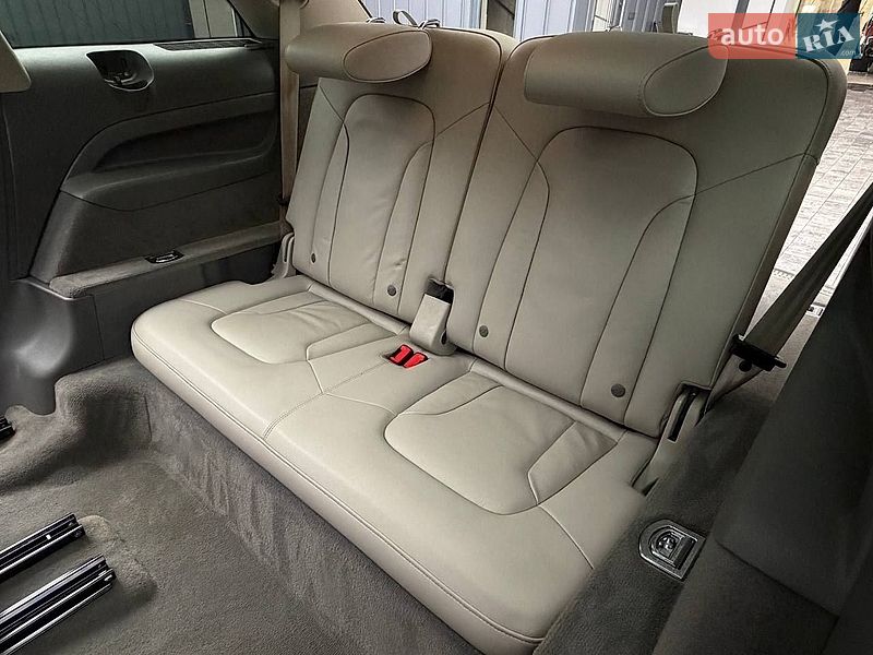 Внедорожник / Кроссовер Audi Q7 2013 в Ровно