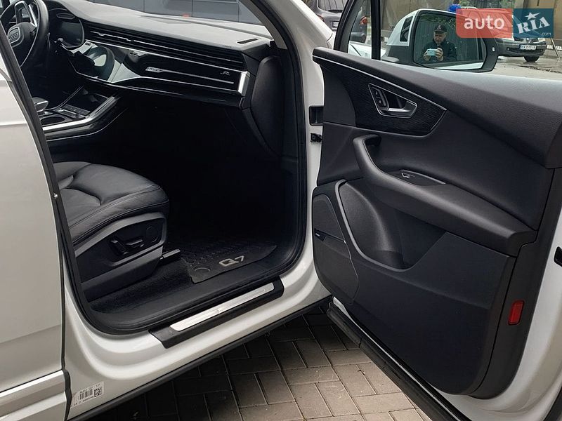 Внедорожник / Кроссовер Audi Q7 2020 в Хмельницком