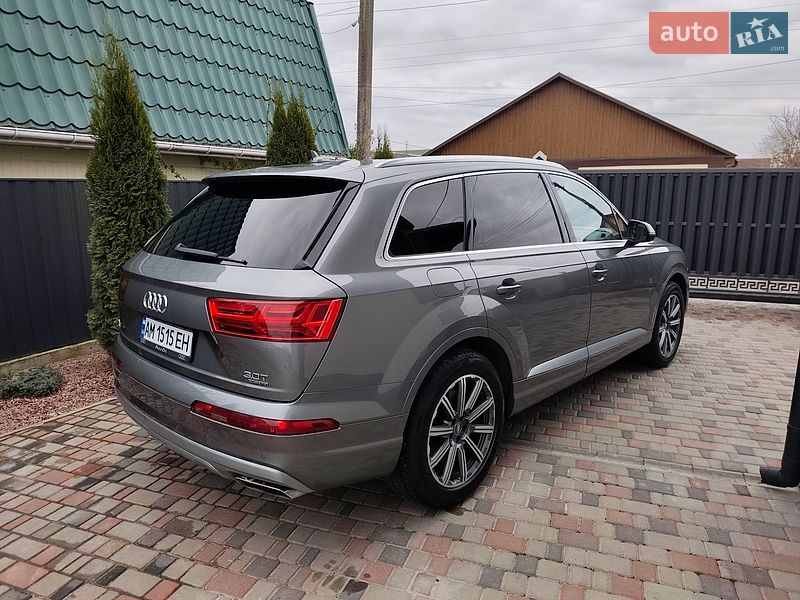 Внедорожник / Кроссовер Audi Q7 2016 в Звягеле