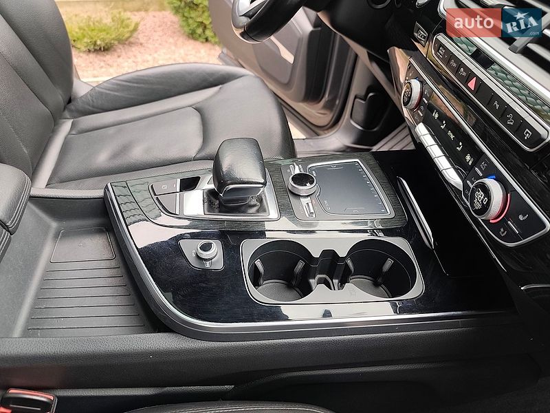 Внедорожник / Кроссовер Audi Q7 2016 в Звягеле