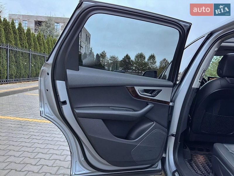 Внедорожник / Кроссовер Audi Q7 2017 в Одессе