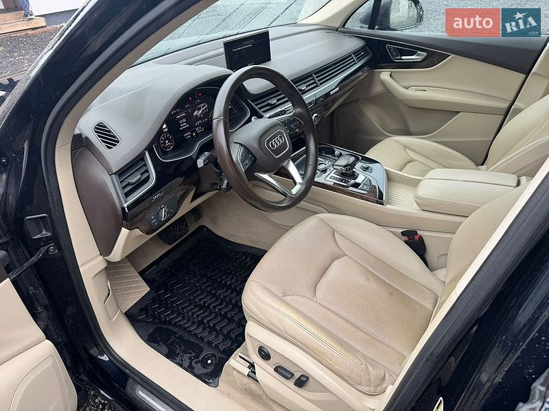 Внедорожник / Кроссовер Audi Q7 2018 в Вишневом