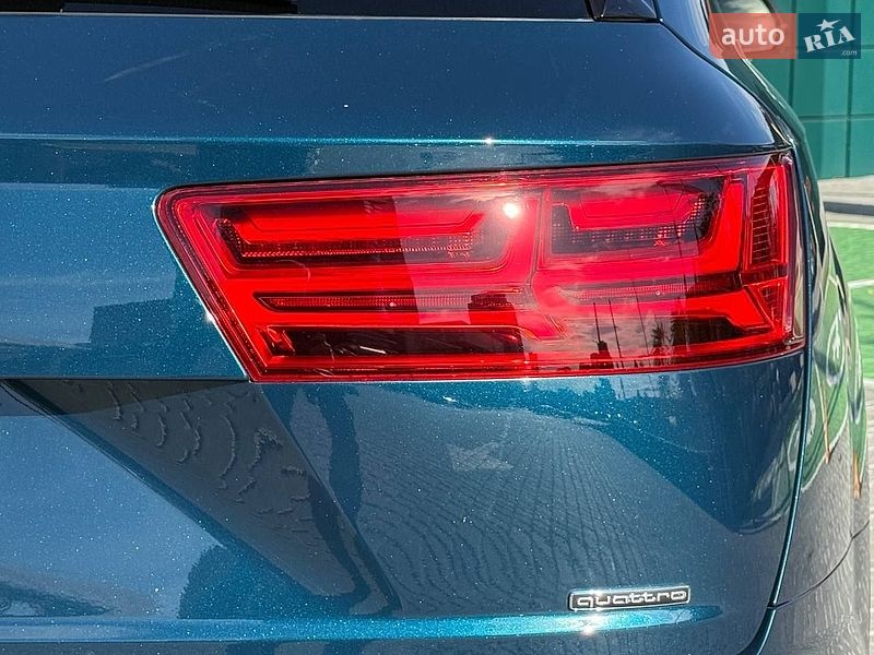 Позашляховик / Кросовер Audi Q7 2019 в Дніпрі
