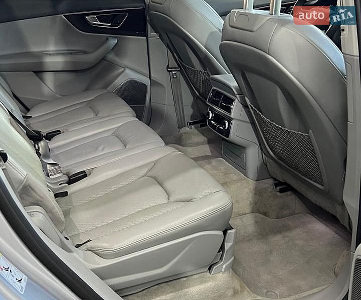 Позашляховик / Кросовер Audi Q7 2016 в Тернополі