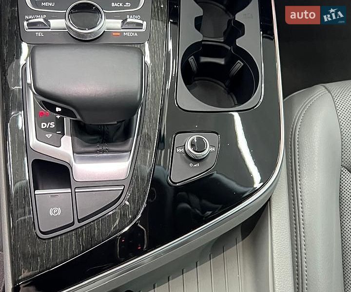 Позашляховик / Кросовер Audi Q7 2016 в Тернополі