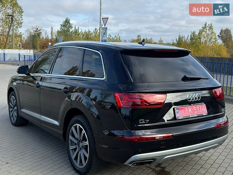 Позашляховик / Кросовер Audi Q7 2017 в Ковелі