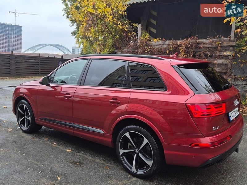 Позашляховик / Кросовер Audi Q7 2019 в Києві