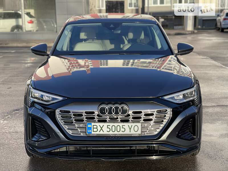 Позашляховик / Кросовер Audi Q8 e-tron 2023 в Хмельницькому