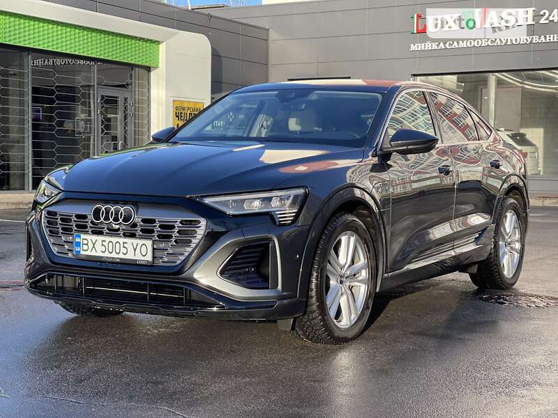 Позашляховик / Кросовер Audi Q8 e-tron 2023 в Хмельницькому