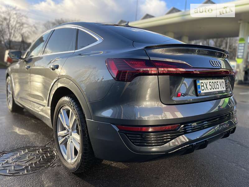 Позашляховик / Кросовер Audi Q8 e-tron 2023 в Хмельницькому