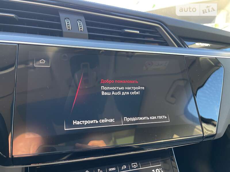 Позашляховик / Кросовер Audi Q8 e-tron 2023 в Хмельницькому