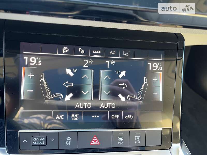 Позашляховик / Кросовер Audi Q8 e-tron 2023 в Хмельницькому