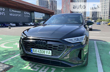 Позашляховик / Кросовер Audi Q8 e-tron 2023 в Києві