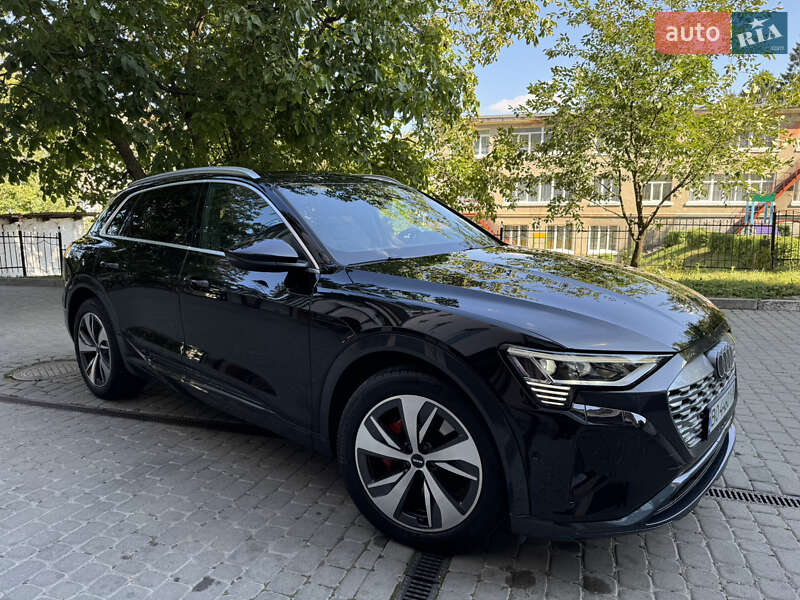 Внедорожник / Кроссовер Audi Q8 e-tron 2023 в Тернополе