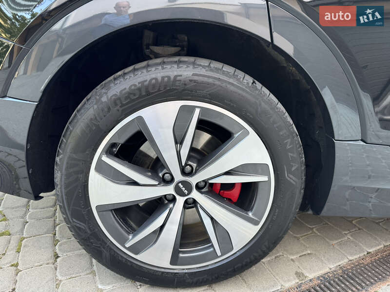 Внедорожник / Кроссовер Audi Q8 e-tron 2023 в Тернополе