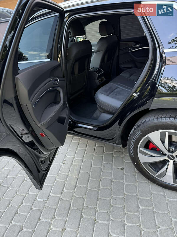 Внедорожник / Кроссовер Audi Q8 e-tron 2023 в Тернополе