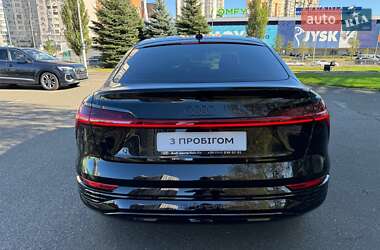 Позашляховик / Кросовер Audi Q8 e-tron 2023 в Києві