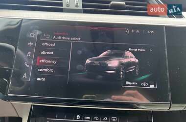 Позашляховик / Кросовер Audi Q8 e-tron 2023 в 