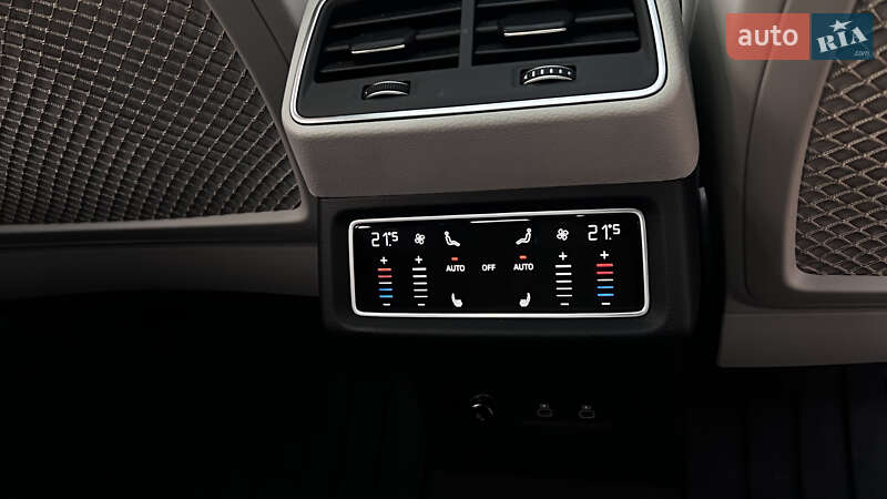 Внедорожник / Кроссовер Audi Q8 e-tron 2023 в Киеве