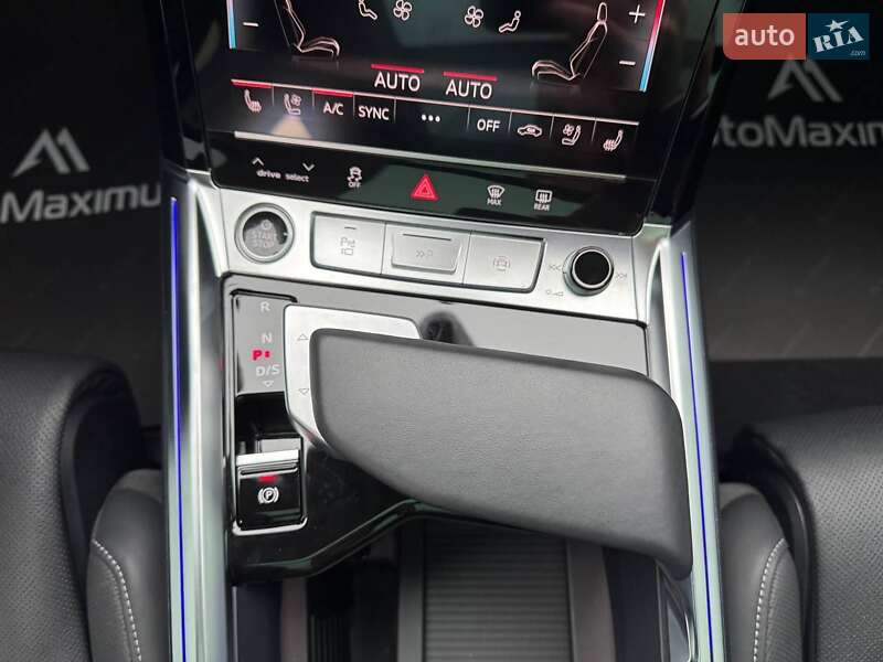 Позашляховик / Кросовер Audi Q8 e-tron 2023 в Києві