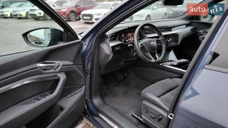 Позашляховик / Кросовер Audi Q8 e-tron 2023 в Хмельницькому