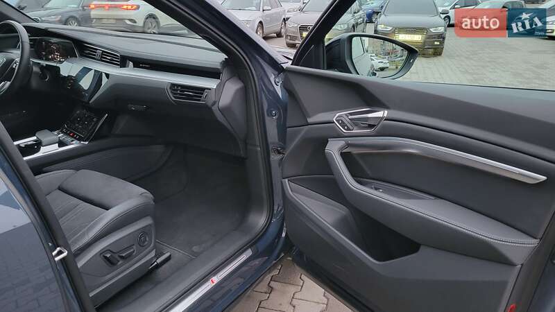 Внедорожник / Кроссовер Audi Q8 e-tron 2023 в Хмельницком