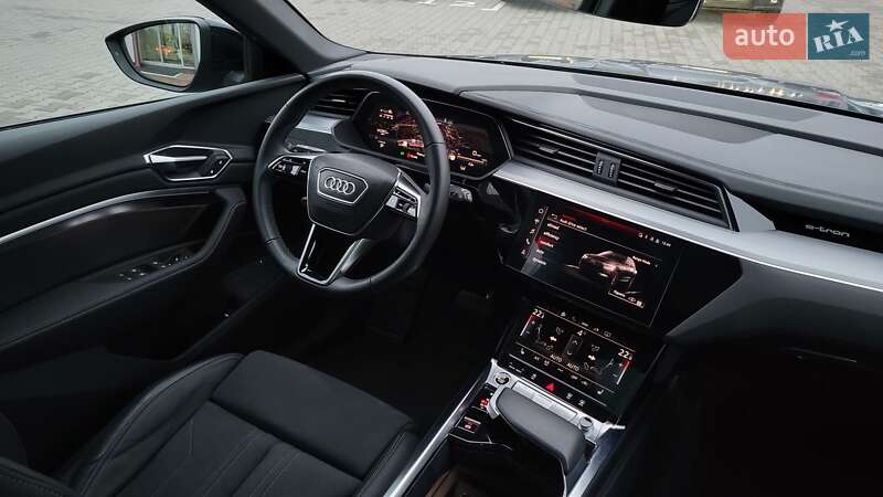 Позашляховик / Кросовер Audi Q8 e-tron 2023 в Хмельницькому