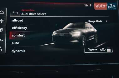 Позашляховик / Кросовер Audi Q8 e-tron 2023 в Хмельницькому