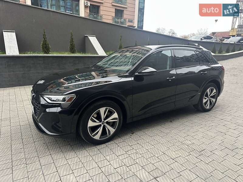 Audi Q8 e-tron 2023