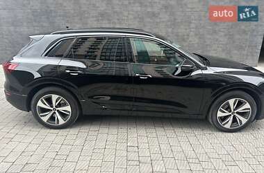 Внедорожник / Кроссовер Audi Q8 e-tron 2023 в 