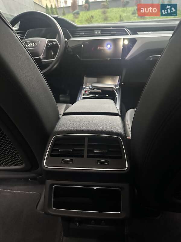 Внедорожник / Кроссовер Audi Q8 e-tron 2023 в Ивано-Франковске фото 18 Внедорожник / Кроссовер Audi Q8 e-tron 2023 в Ивано-Франковске