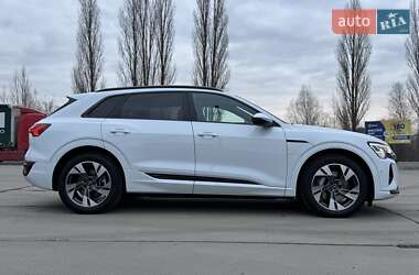 Позашляховик / Кросовер Audi Q8 e-tron 2024 в Києві