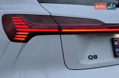 Позашляховик / Кросовер Audi Q8 e-tron 2024 в Києві