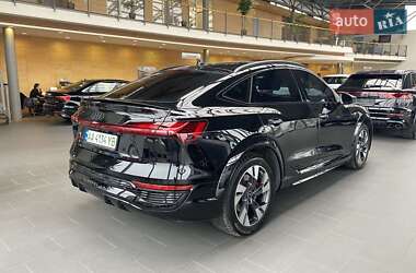 Позашляховик / Кросовер Audi Q8 e-tron 2023 в 