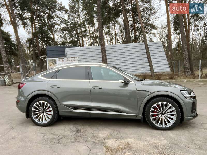 Позашляховик / Кросовер Audi Q8 e-tron 2023 в Вінниці
