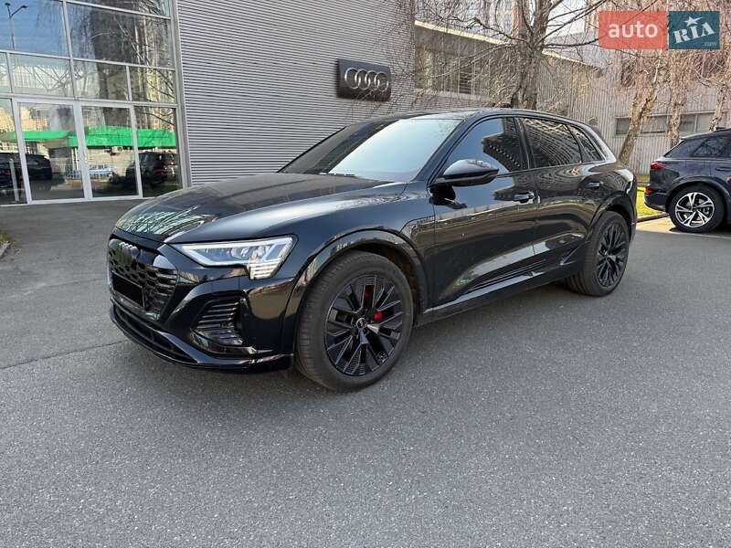 Внедорожник / Кроссовер Audi Q8 e-tron 2023 в 