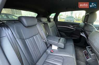 Внедорожник / Кроссовер Audi Q8 e-tron 2023 в 