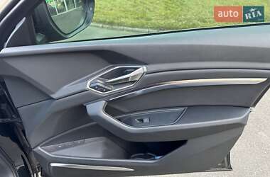 Внедорожник / Кроссовер Audi Q8 e-tron 2023 в 