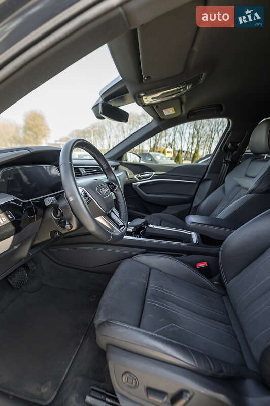 Внедорожник / Кроссовер Audi Q8 e-tron 2023 в Львове
