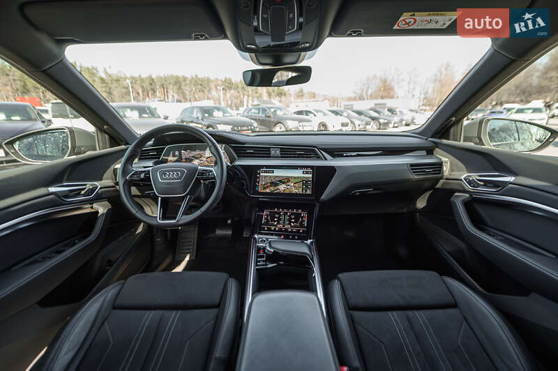 Внедорожник / Кроссовер Audi Q8 e-tron 2023 в Львове