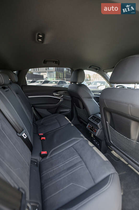 Внедорожник / Кроссовер Audi Q8 e-tron 2023 в Львове