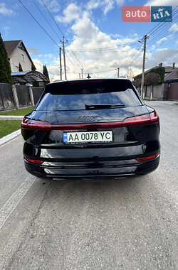 Внедорожник / Кроссовер Audi Q8 e-tron 2024 в 
