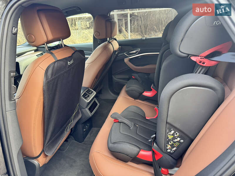 Внедорожник / Кроссовер Audi Q8 e-tron 2024 в Киеве