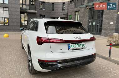 Внедорожник / Кроссовер Audi Q8 e-tron 2023 в 